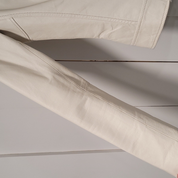 Danier white leather coat - Picture 3 of 14